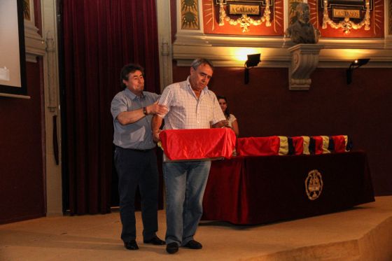 29 de junio de 2013. Ateneo de Madrid. La familia de Roque González Bueno recupera sus restos